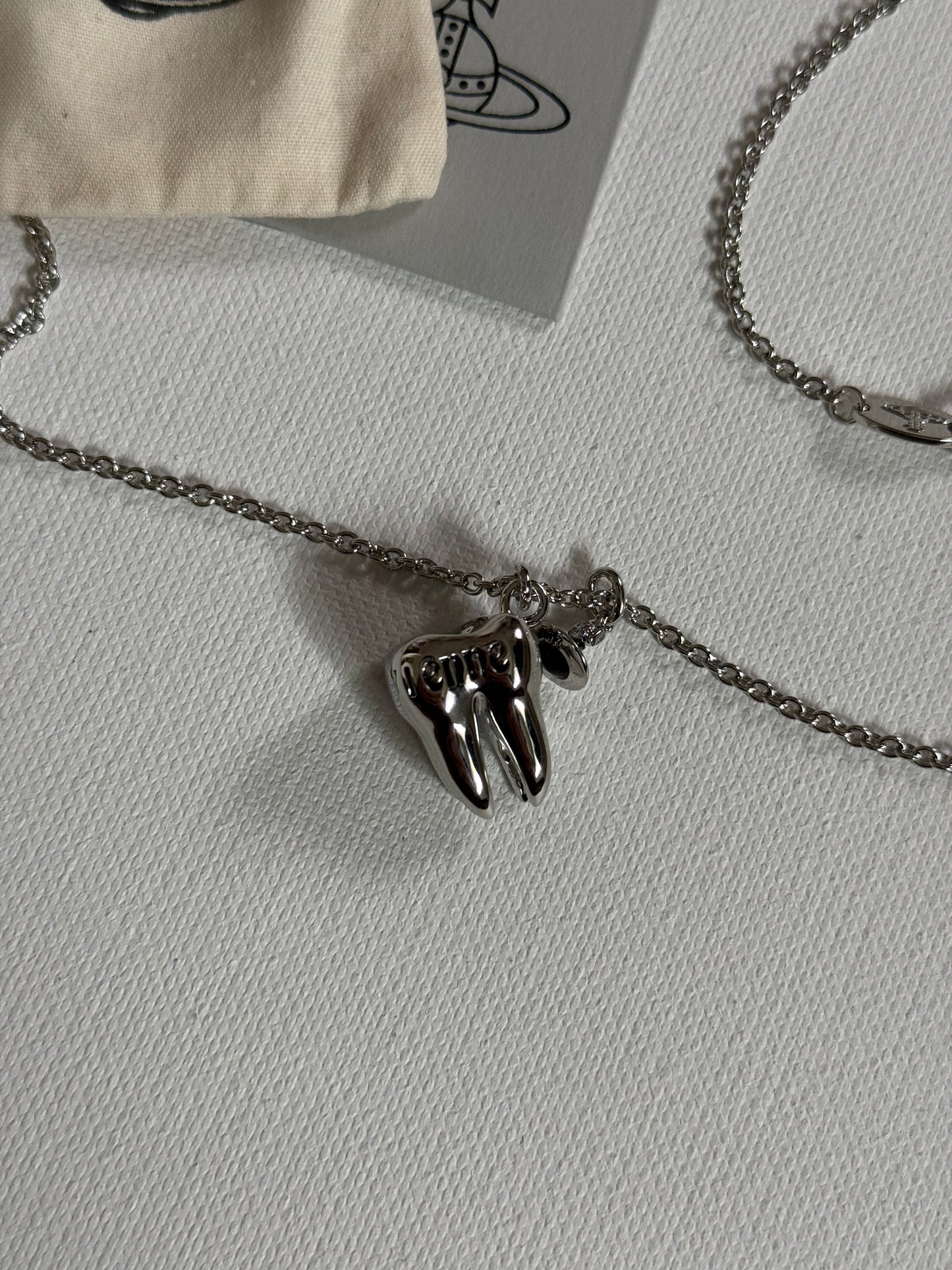 VW Rima Tooth Necklace Chain Pendant Pre-owned