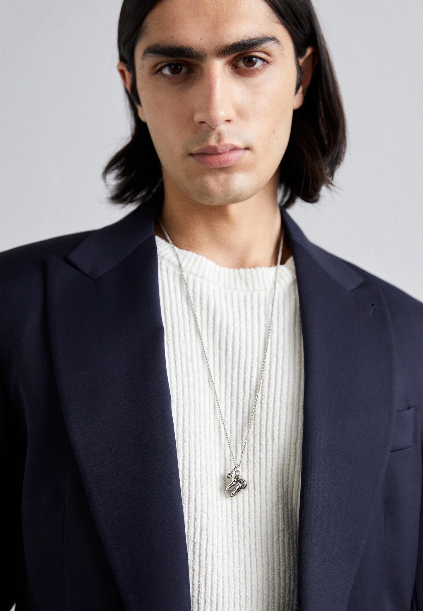 VW Rima Tooth Necklace Chain Pendant Pre-owned