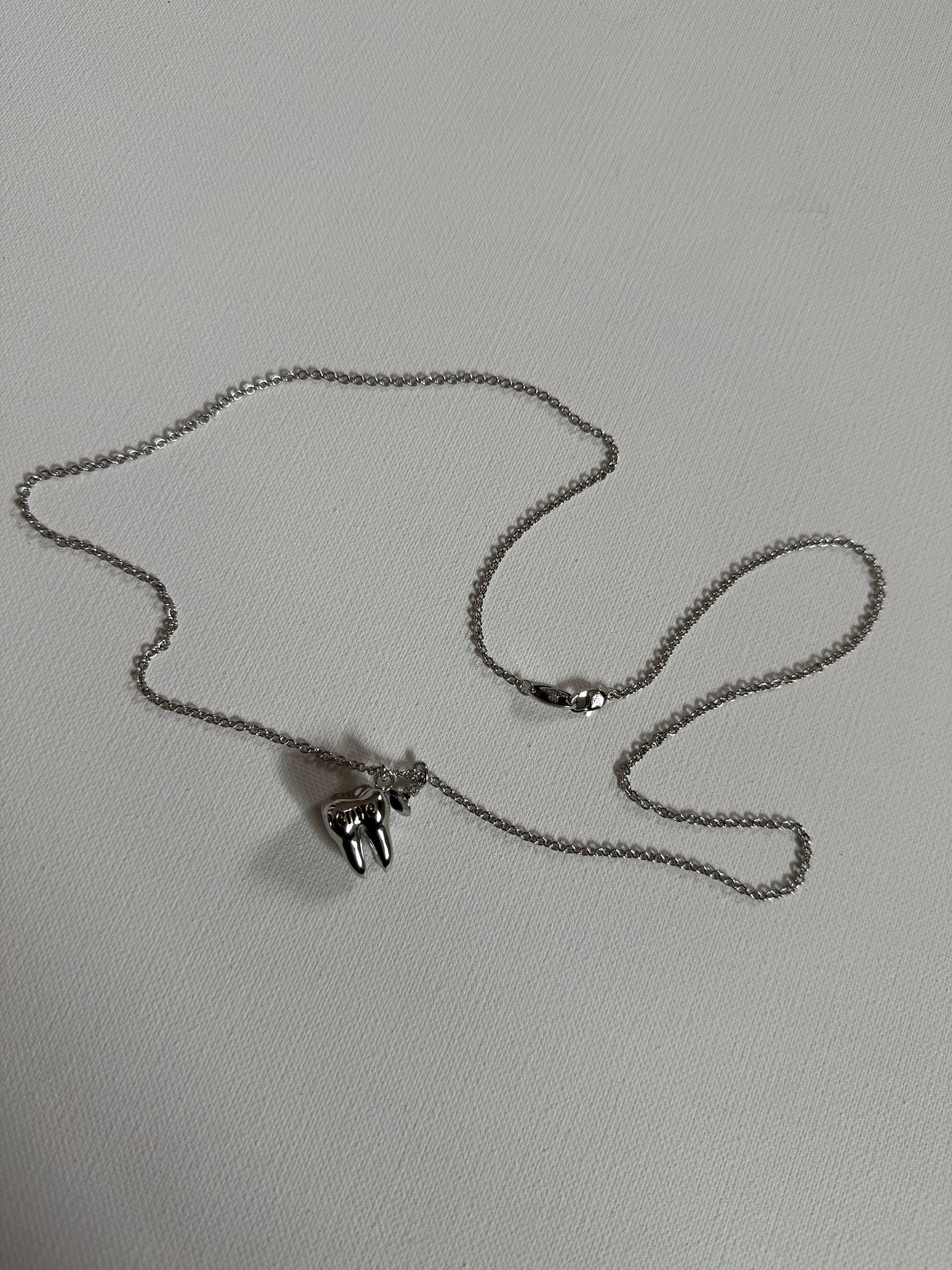 VW Rima Tooth Necklace Chain Pendant Pre-owned