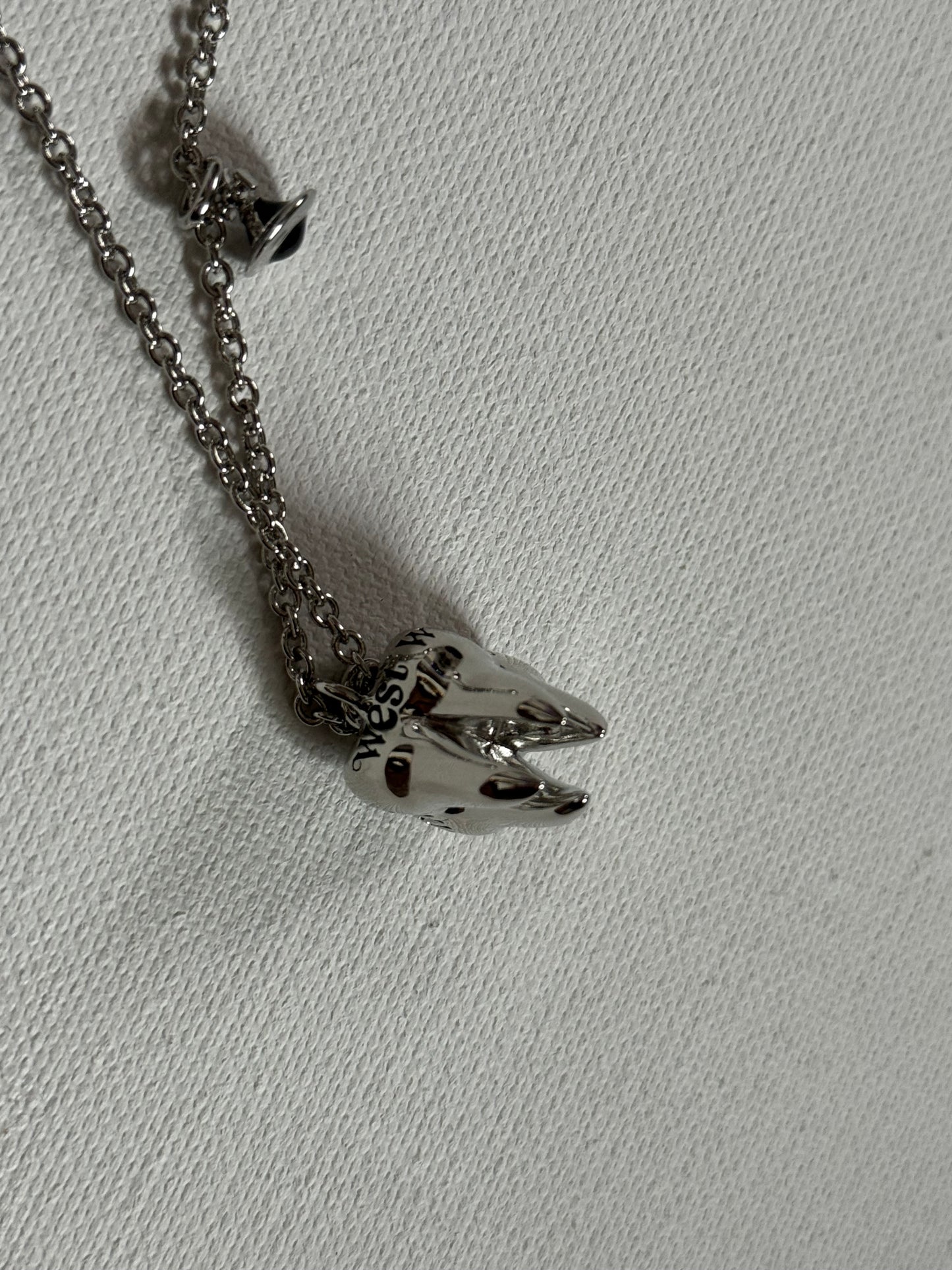 VW Rima Tooth Necklace Chain Pendant Pre-owned