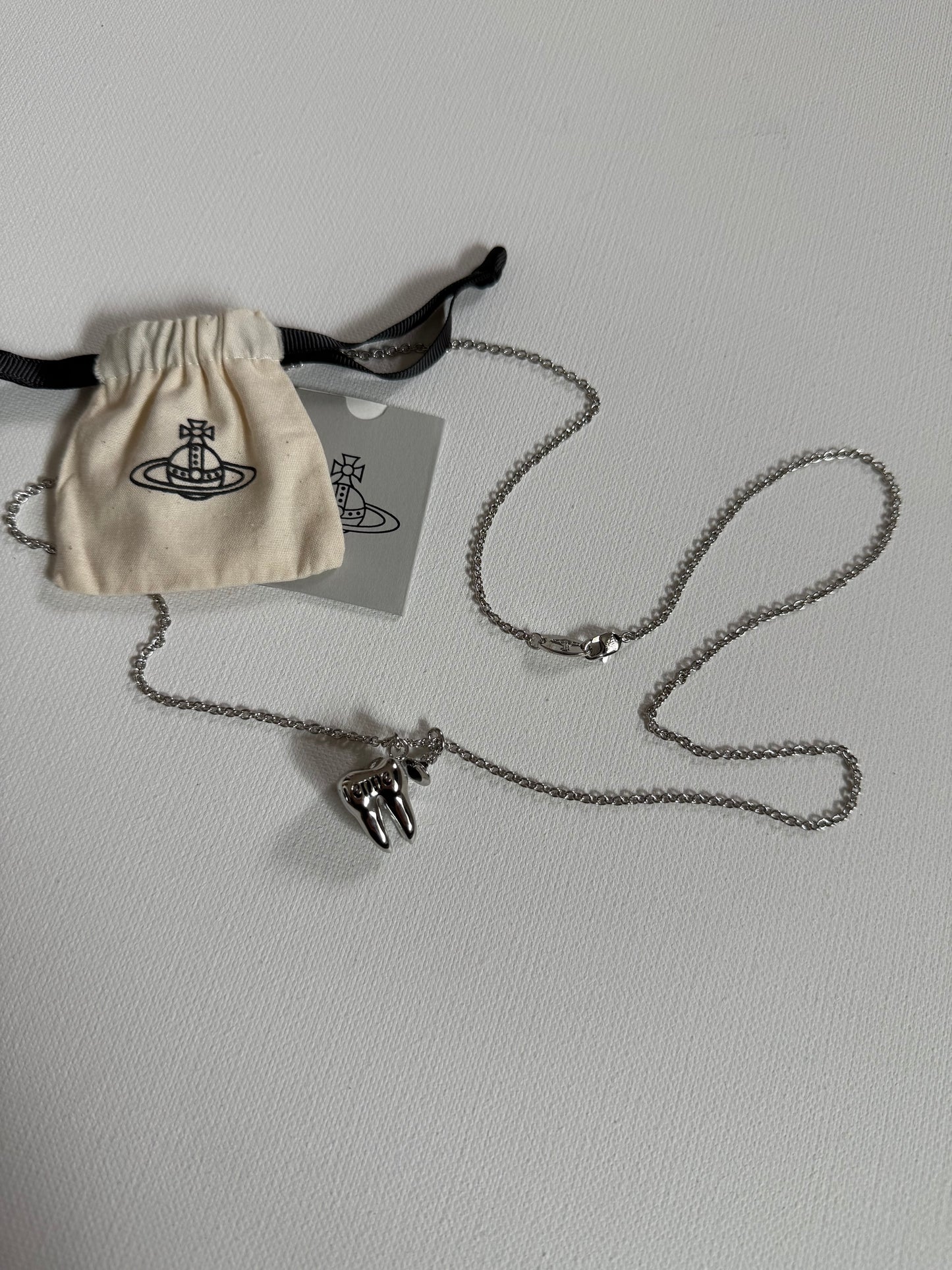 VW Rima Tooth Necklace Chain Pendant Pre-owned